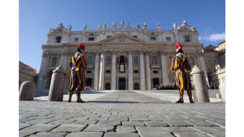 Il Sole Del Vaticano — Foto 3